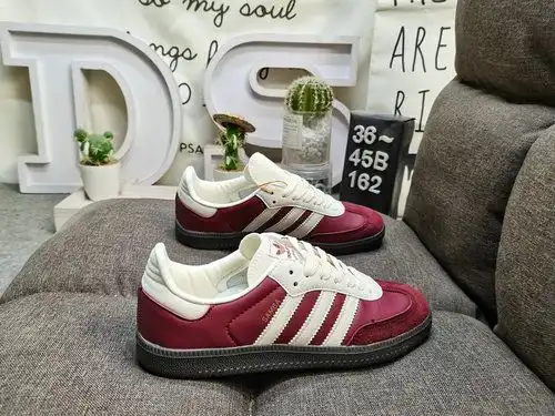 162DAdidas SAMBA OG's classic Originals in recent years are made of genuine suede leather, featuring
