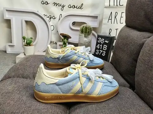 373D Adidas Gazelle Indoor JR29 casual, durable, lightweight, low top board shoes. This Adidas sport