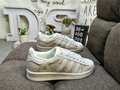 096D Adidas Three Leaf Clover Originals Superstar SD69 Shell Head Classic Versatile Leisure Sports B