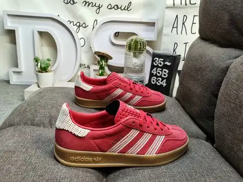634D Adidas Gazelle Indoor JI26 casual, durable, lightweight, and low top board shoes. This Adidas s