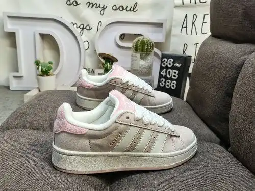 386DADidas Campus 00s JR42 incorporates elements of Tokyo hip-hop culture, creating the Tokyo Energy