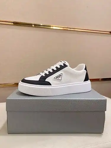Prada Mens Edition Código 0426B Tamaño 3844 Personalizable 45 46 No reembolsable