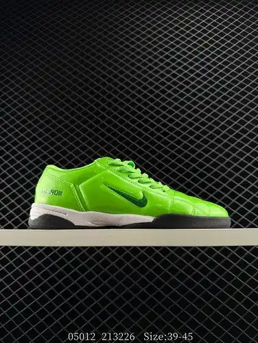 NIKE DUNK LOW TWIST is a trendy and top of the line product. It is a popular low top sports and leis