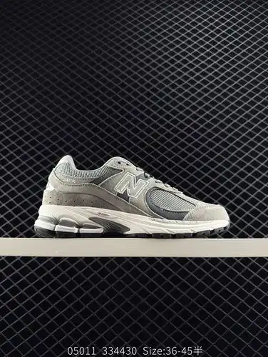 El zapato de un solo artículo vintage New Balance 2002 continúa la tecnología clásica con un materia