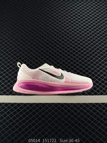 True label ✅ The Nike VOMERO 18 is a comfortable, shock-absorbing, non slip low top running shoe wit