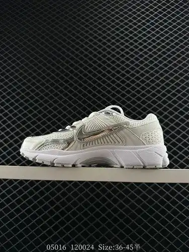 Winning V2K and dad style in one go, the new Nike Wmns V2K Runtekk Low retro trend series will be a 