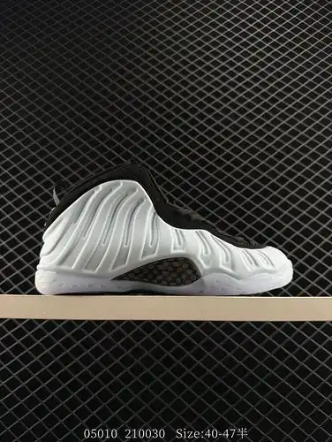 The Nike Air Foam One "White and Black" white spray retro trendy foam basketball shoe feat