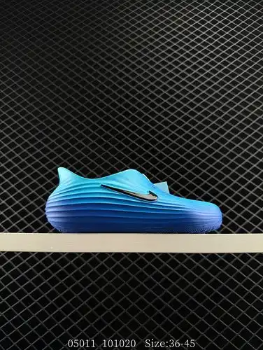 The Nike ReactX Rejuven8 summer sandals are made with soft and highly responsive ReactX foam, creati