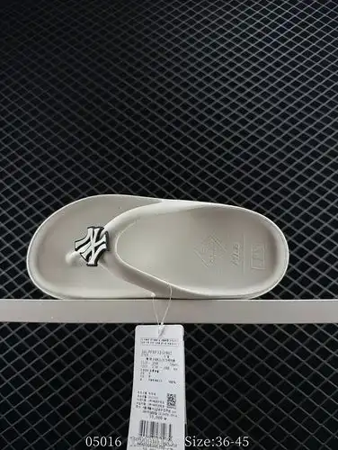 Zapatillas MLB Yankees de Corea del Sur NY carta gruesa altura de la sola aumentando verano versátil