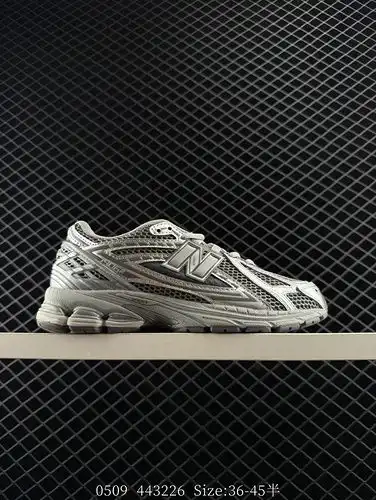 Los zapatos de New Balance M1906 serie retro único artículo tesoro papá tienen una combinación de el