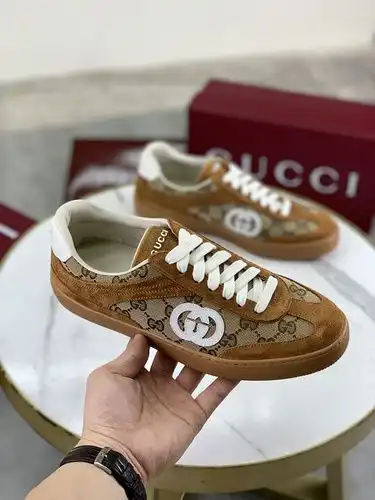 Código de estilo de pareja de Guqi 0507C20 Tamaño femenino 3542 Mujer 4142 Masculino personalizado 3