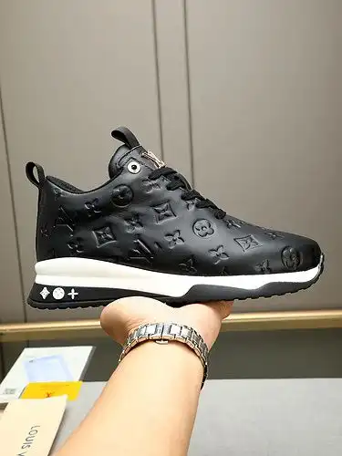 LV Hombre Código 0509B90 Tamaño 3944 38 45 personalizado