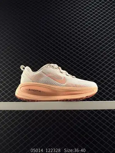 True label ✅ The Nike VOMERO 18 is a comfortable, shock-absorbing, non slip low top running shoe wit