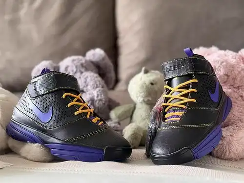 Kobe 2ª generación zapatos para niños Hollywood Night