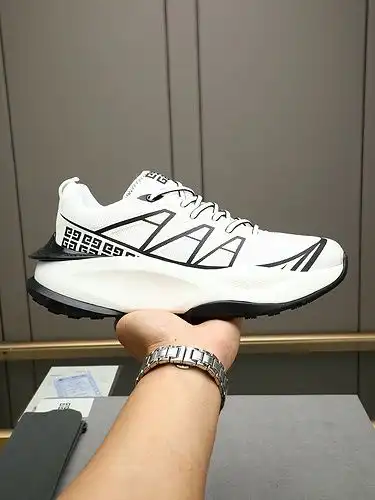 Givenchy Mens Edition Código 0509C10 Tamaño 3944 45 Personalizado