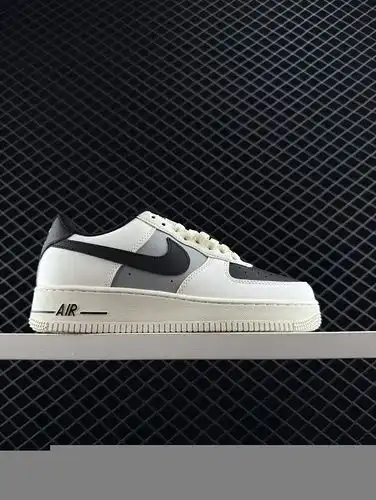 Nike Air Force 1 Low Air Force One low top versatile casual sports board shoes. The soft and elastic
