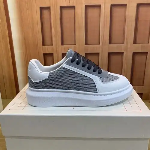 Código de pareja McQueen 0514C40 Tamaño Mujer 3441 Hombre 3846 Tamaño Mujer 34 4041 Hombre 384546 es