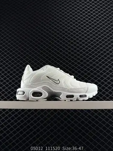 Nike men's and women's casual shoes, air cushioned running shoes, AIR MAX PLUS sports shoes, have a 