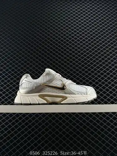 The Nike V5 RNR company level comfortable, versatile, non slip, wear-resistant, low cut running shoe