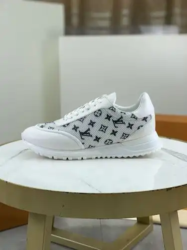 LV Hombre Código 0504D00 Tamaño 3944 Personalizable 38 45 no reembolsable