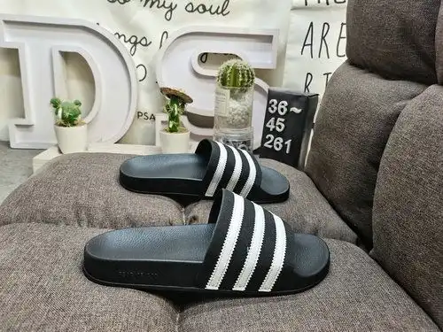 261DAdidas Adidas ATHLETICS ADILETTE Home Leisure One Word Drag