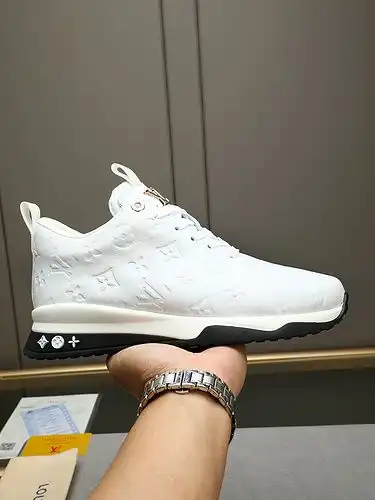 LV Hombre Código 0509B90 Tamaño 3944 38 45 personalizado
