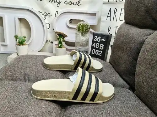 062D Adidas ATHLETICS ADILETTE Home Leisure One Word Drag