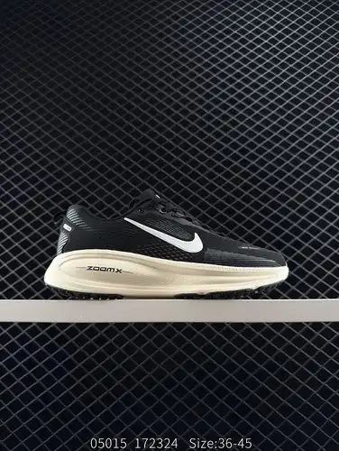 ✅ The Nike VOMERO 18 is a comfortable, shock-absorbing, non slip low top running shoe with a full-le