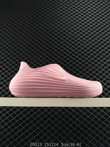 The Nike ReactX Rejuven8 summer sandals are made with soft and highly responsive ReactX foam, creati