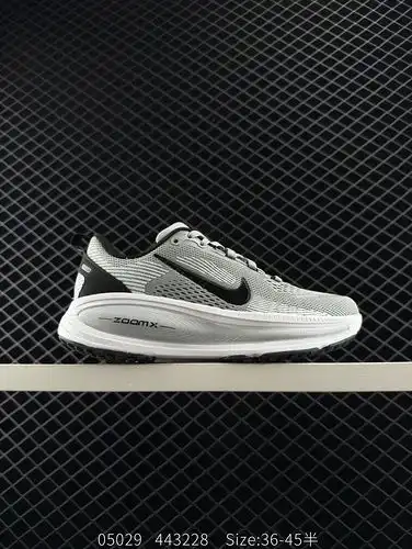 Nivel de empresa El Nike VOMERO 18 es un cómodo zapato de carrera de topes bajos y antideslizantes c