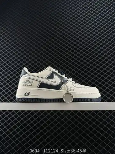 El Nike Air Force 1 Low es un versátil zapato de tabla deportiva casual con un rendimiento de amorti