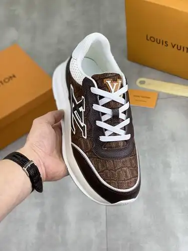 LV Hombre Código 0529B60 Tamaño 3844 45 46 personalizado