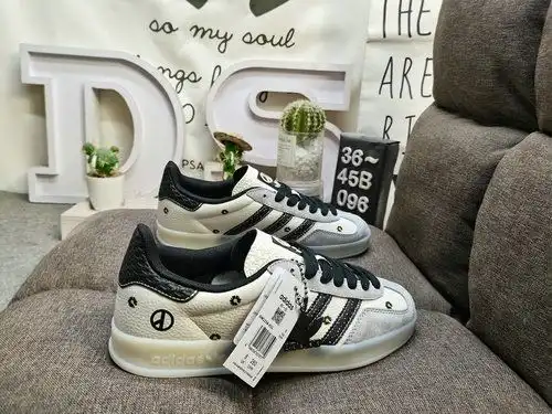 096D Adidas Gazelle Indoor DM 1234011 zapatos ligeros resistentes al desgaste Este zapato deportivo 