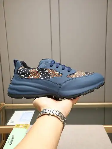 Burberry Mens Edition Código 062C10 Tamaño 3845 45 personalizado no reembolsable