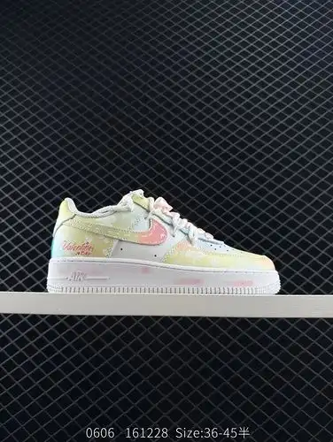 El zapato de tabla deportiva casual versátil NK Air Force 1 07 Low Air Force One XS18546 cuenta con 