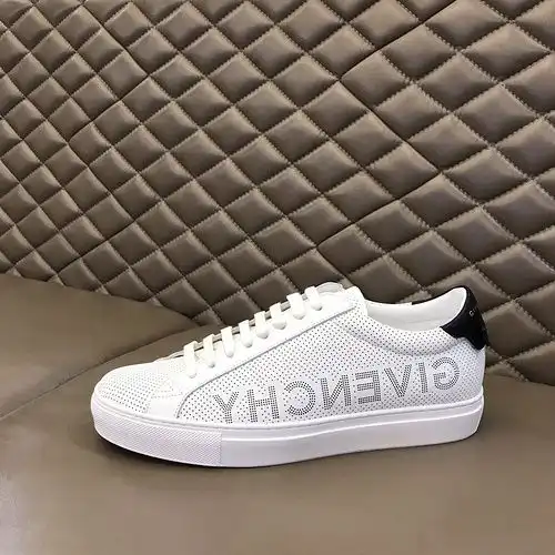 Givenchy Mens Edition Código 0524B Talla 3844