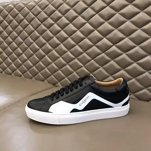 Givenchy Mens Edition Código 0524B Talla 3844