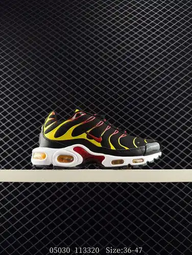 NikeNike Air Max Plus es un representante de zapatos alternativos bajo Nike TN nació en 1996 y fue e