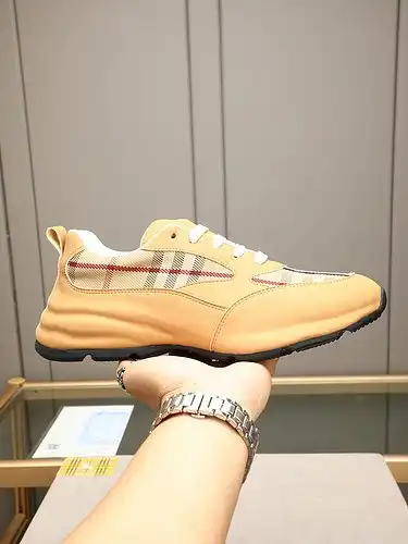 Burberry Mens Edition Código 062C10 Tamaño 3845 45 personalizado no reembolsable