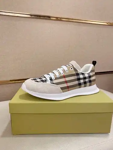 Burberry Mens Edition Código 0606B40 Talla 3844