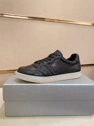 Prada Mens Edition Código 0517C20 Tamaño 3844 Personalizable 45 no reembolsable