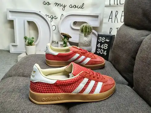 304D Adidas Gazelle Indoor DM JS0713 zapatos ligeros y bajos resistentes casuales Este zapato deport