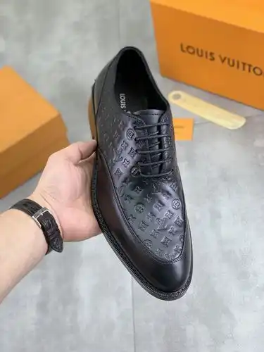 LV Hombre Código 0529B90 Tamaño 3844 45 personalizado