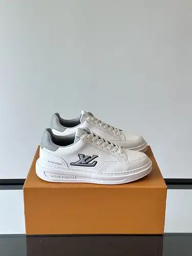 LV Hombre Código 0521B40 Tamaño 3844 Personalizable 45 46 no reembolsable