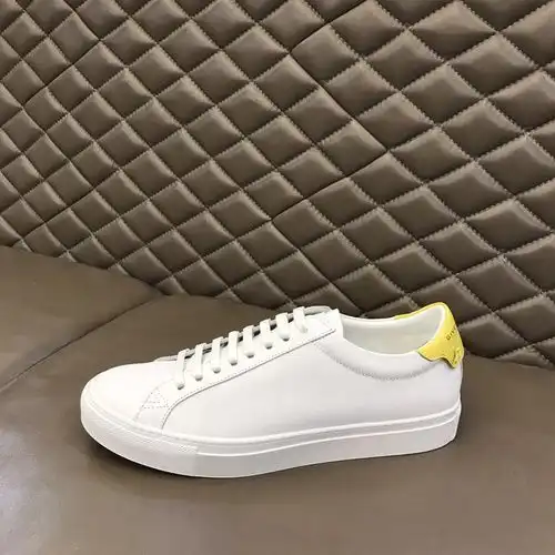 Givenchy Mens Edition Código 0524B Talla 3844