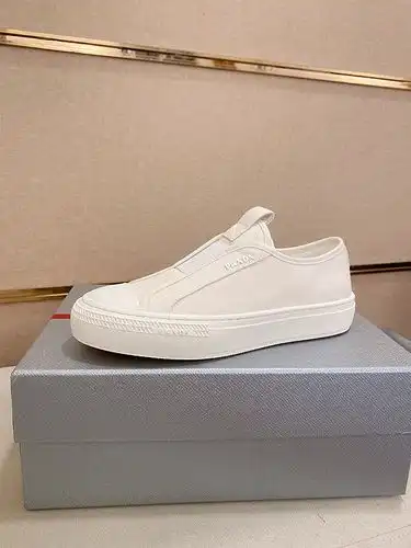 Prada Mens Edition Código 0608C20 Tamaño 3844 45 personalizado no reembolsable