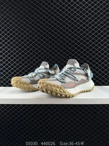 El Nike ACG Mountain Fly Low GTX SE es un zapato funcional impermeable de corte bajo con tecnología 