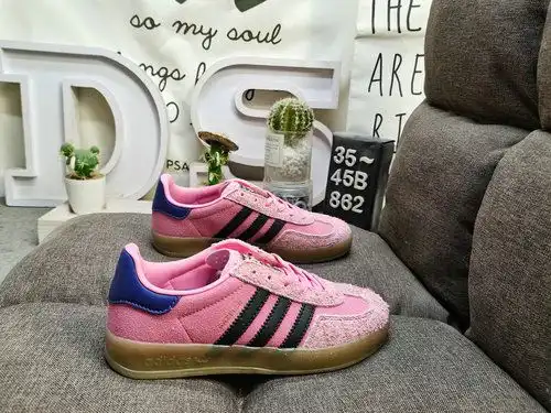 862D Adidas Gazelle Indoor IE02 zapatos ligeros y duraderos de placa baja Este zapato deportivo Adid