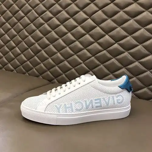 Givenchy Mens Edition Código 0524B Talla 3844
