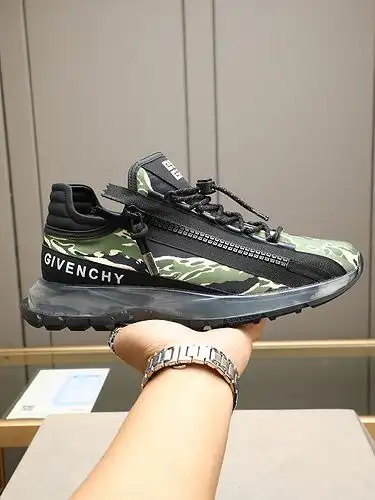 Givenchy Mens Edition Código 0611C20 Tamaño 3844 45 personalizado